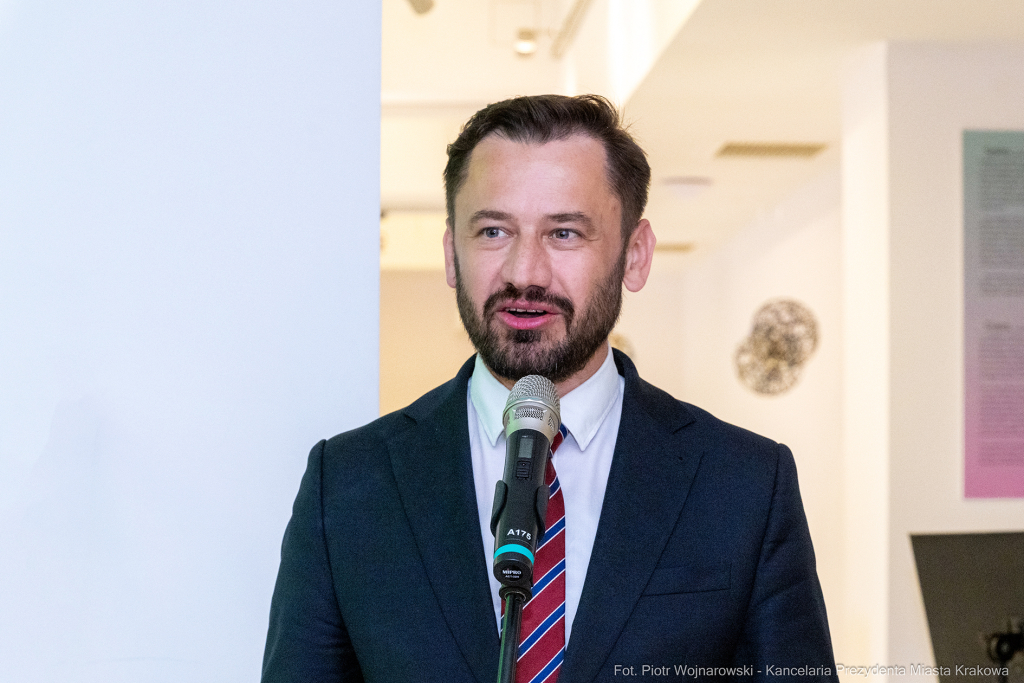 Prezydent, Miszalski, Krakowska Huta Szkła, wernisaż, wystawa, Eksperyment, szkło, szklane  Autor: P. Wojnarowski