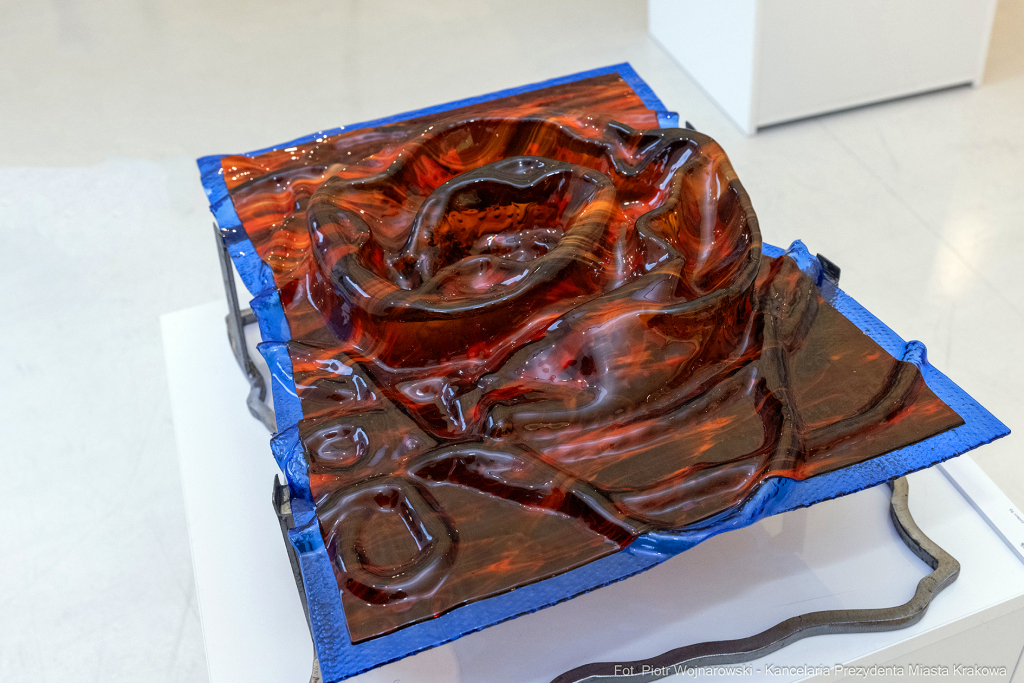 Prezydent, Miszalski, Krakowska Huta Szkła, wernisaż, wystawa, Eksperyment, szkło, szklane  Autor: P. Wojnarowski