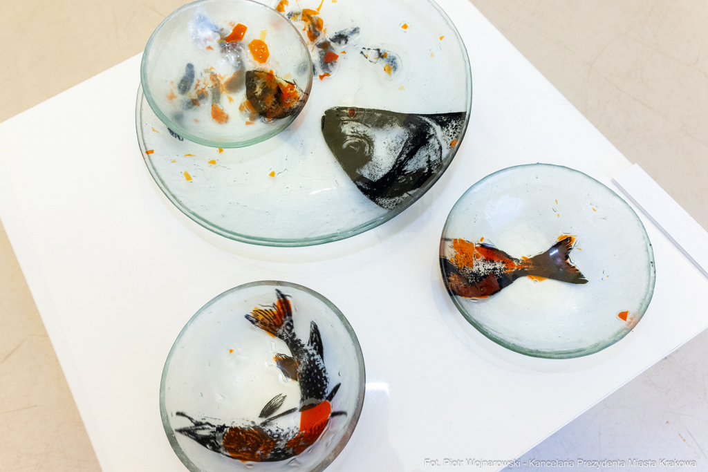 Prezydent, Miszalski, Krakowska Huta Szkła, wernisaż, wystawa, Eksperyment, szkło, szklane  Autor: P. Wojnarowski