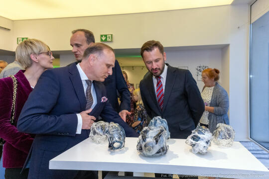 Prezydent, Miszalski, Krakowska Huta Szkła, wernisaż, wystawa, Eksperyment, szkło, szklane