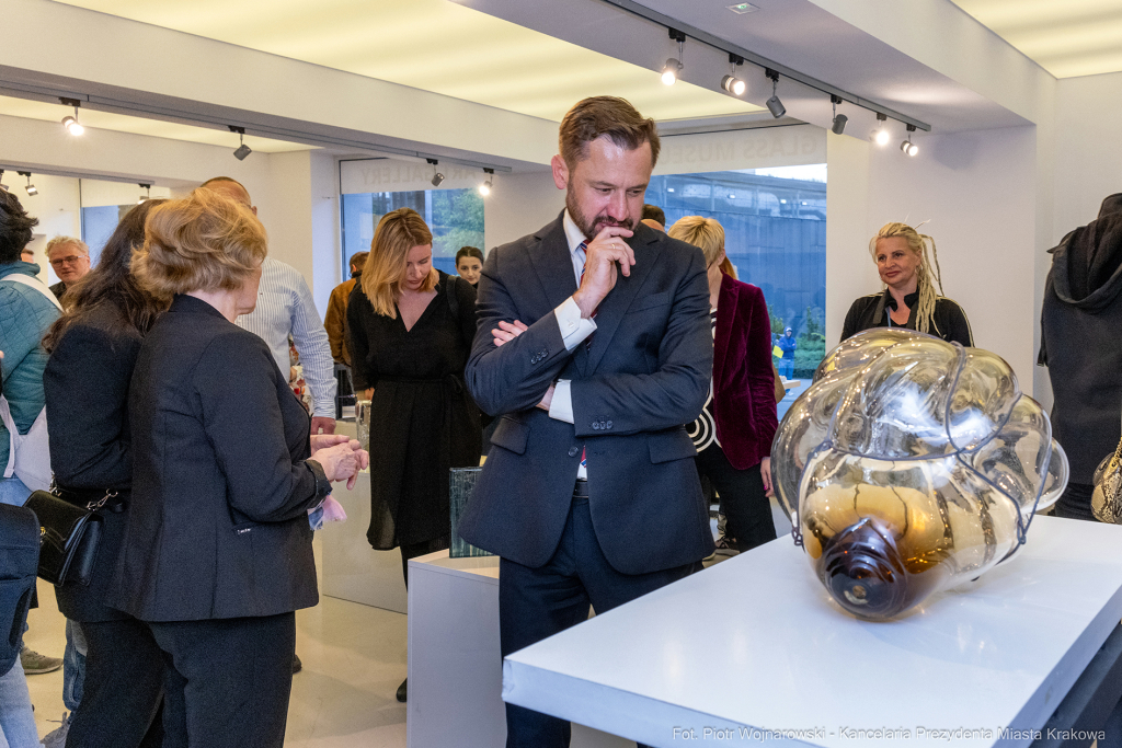Prezydent, Miszalski, Krakowska Huta Szkła, wernisaż, wystawa, Eksperyment, szkło, szklane  Autor: P. Wojnarowski