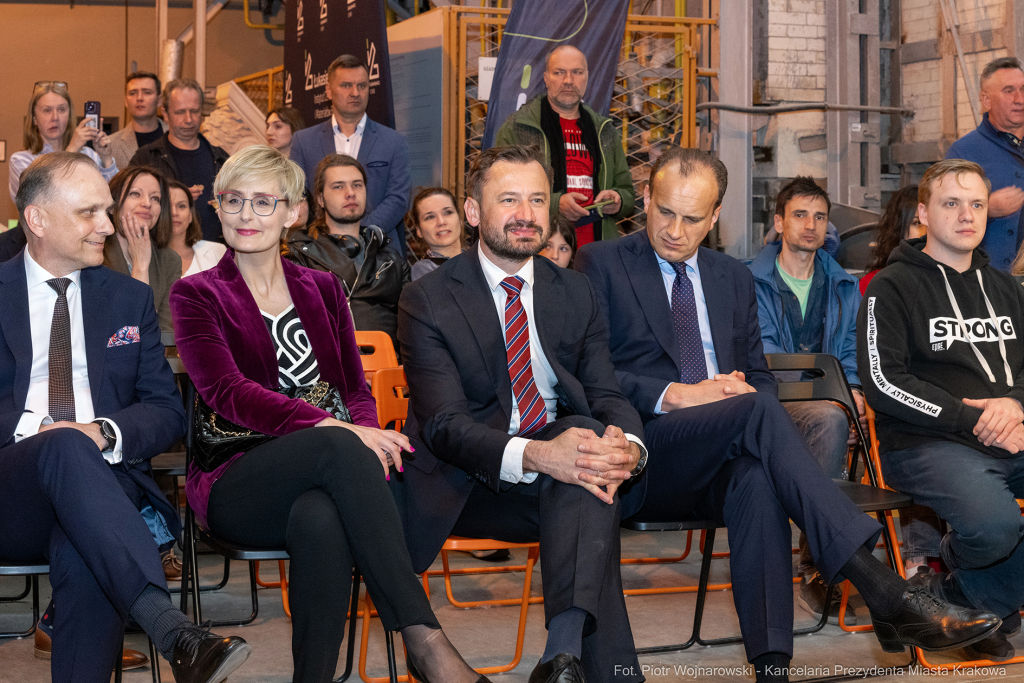 Prezydent, Miszalski, Krakowska Huta Szkła, wernisaż, wystawa, Eksperyment, szkło, szklane  Autor: P. Wojnarowski