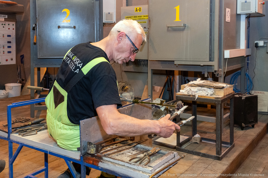 Prezydent, Miszalski, Krakowska Huta Szkła, wernisaż, wystawa, Eksperyment, szkło, szklane  Autor: P. Wojnarowski