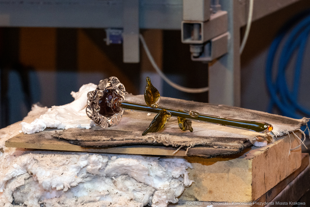 Prezydent, Miszalski, Krakowska Huta Szkła, wernisaż, wystawa, Eksperyment, szkło, szklane  Autor: P. Wojnarowski