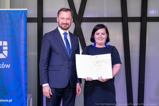 Jacek Zieliński urodził się 6 września w Krakowie. Ukończył liceum muzyczne w klasie skrzypiec