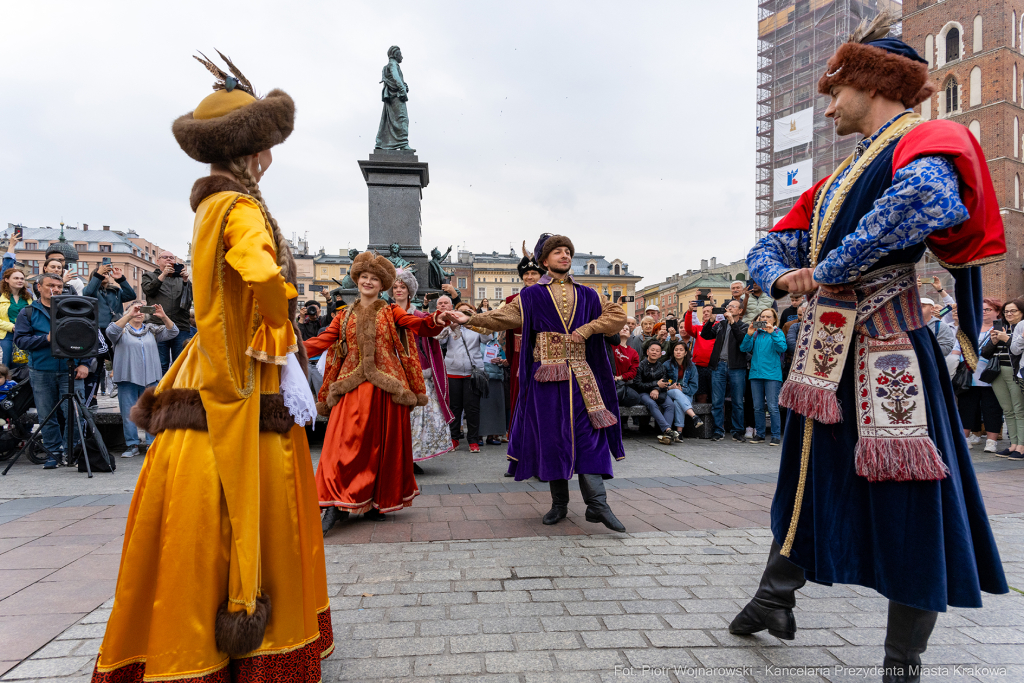 Miszalski, prezydent, obchody, Dzień Wolności i Praw Obywatelskich, obchody, Rynek, korowód, Drze  Autor: P. Wojnarowski