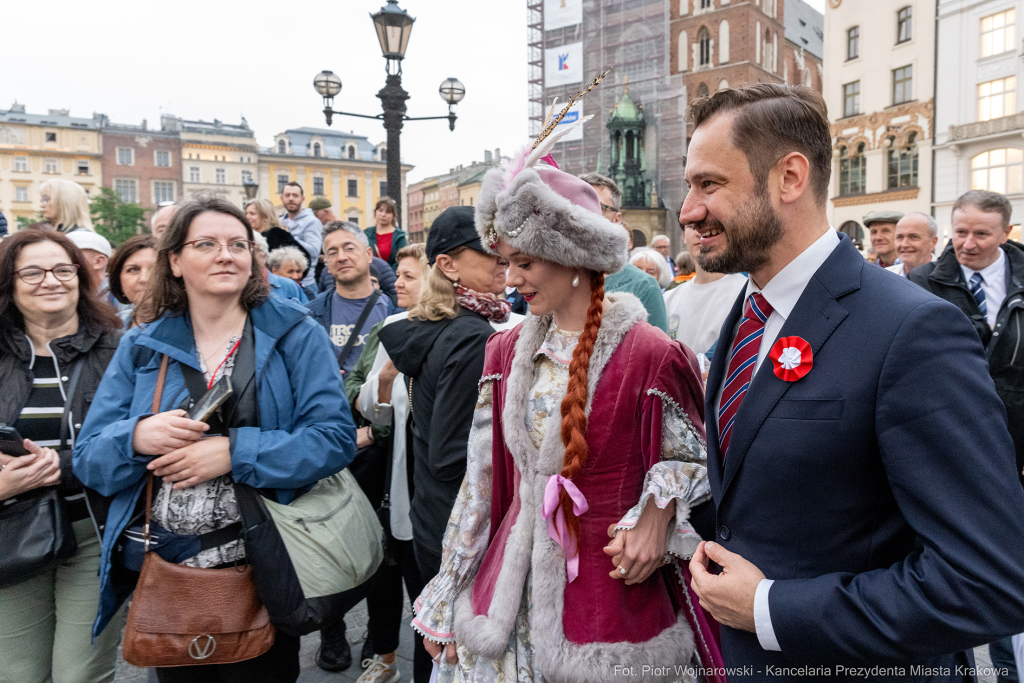 Miszalski, prezydent, obchody, Dzień Wolności i Praw Obywatelskich, obchody, Rynek, korowód, Drze  Autor: P. Wojnarowski