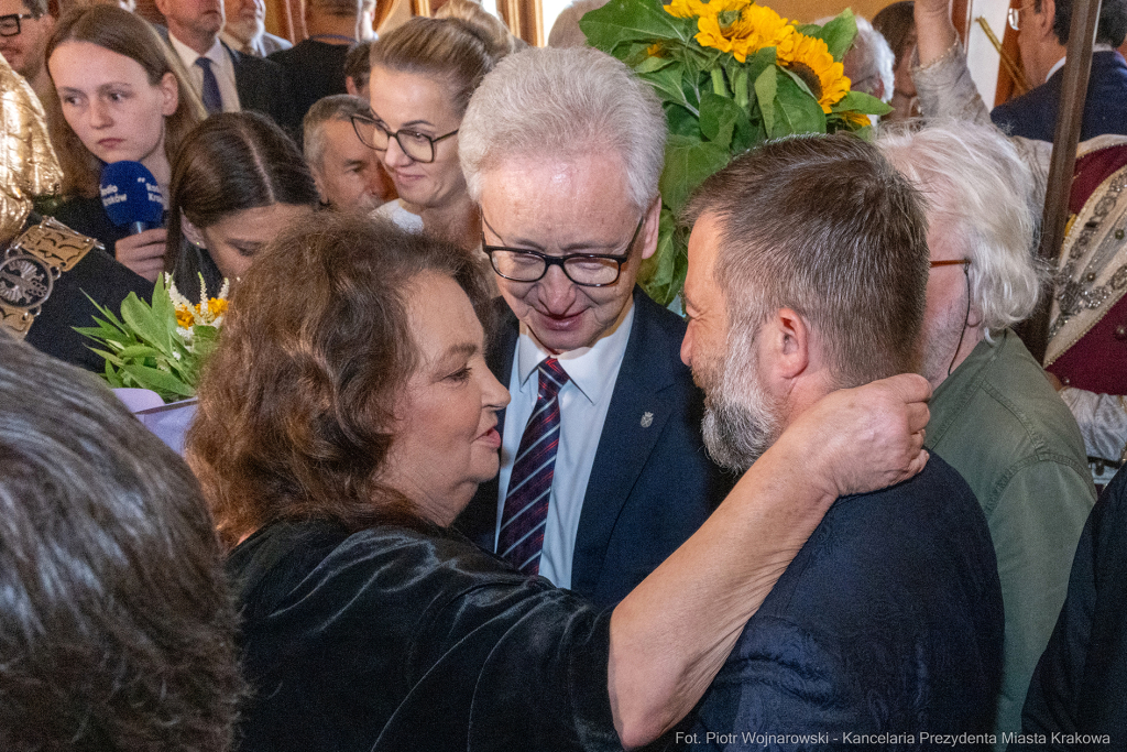 Anna Dymna, honorowa obywatelka Krakowa, gratulacje, Boniecki, Jaśkowiec, Klaman, Baran, Jazgar  Autor: P. Wojnarowski