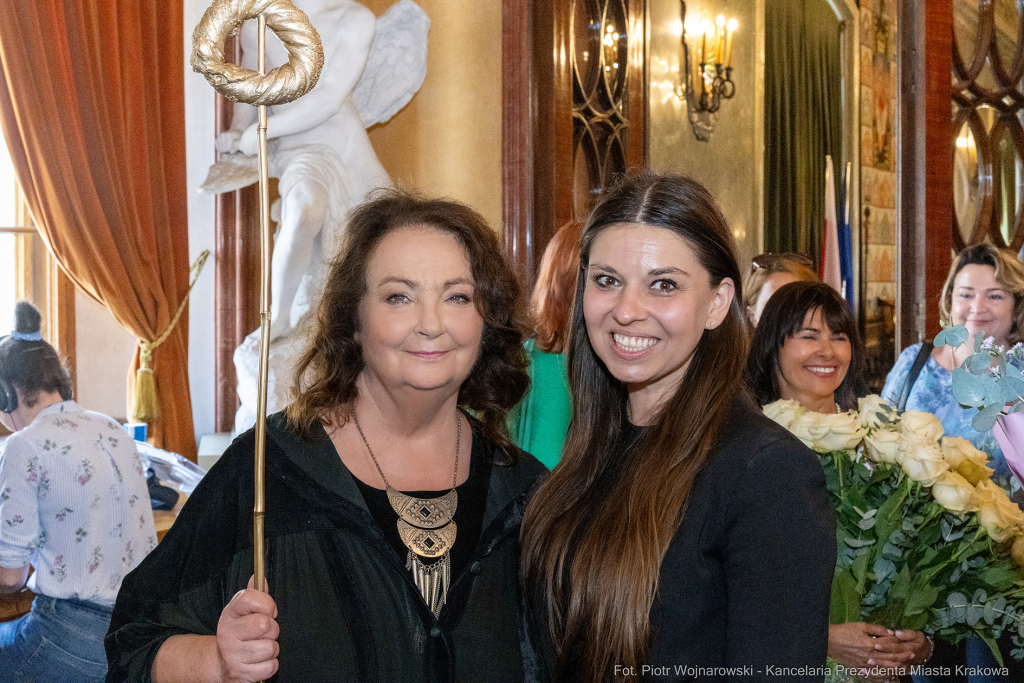 Anna Dymna, honorowa obywatelka Krakowa, gratulacje, Boniecki, Jaśkowiec, Klaman, Baran, Jazgar  Autor: P. Wojnarowski