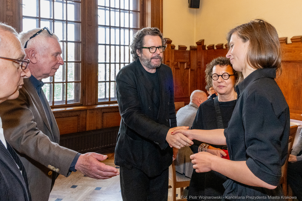 Anna Dymna, honorowa obywatelka Krakowa, gratulacje, Boniecki, Jaśkowiec, Klaman, Baran, Jazgar  Autor: P. Wojnarowski