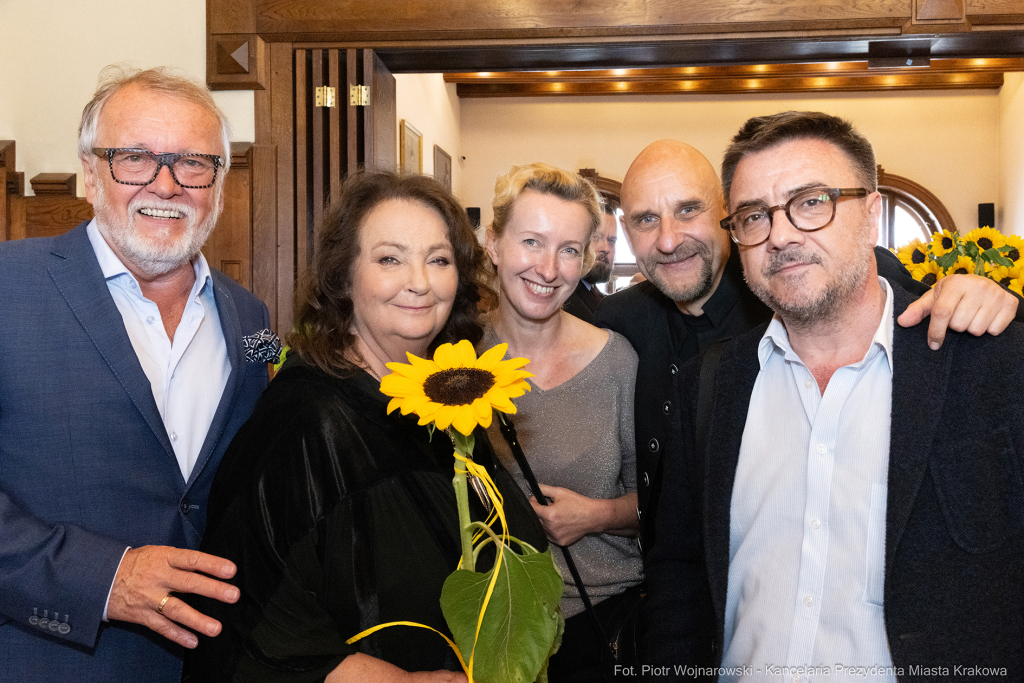 Anna Dymna, honorowa obywatelka Krakowa, gratulacje, Boniecki, Jaśkowiec, Klaman, Baran, Jazgar  Autor: P. Wojnarowski
