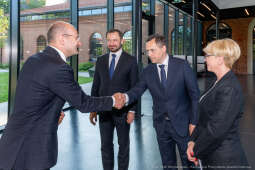 umk_0846.jpg-Miszalski Aleksander, prezydent, Kosek Jakub, korpus konsularny, MUFO, spotkanie