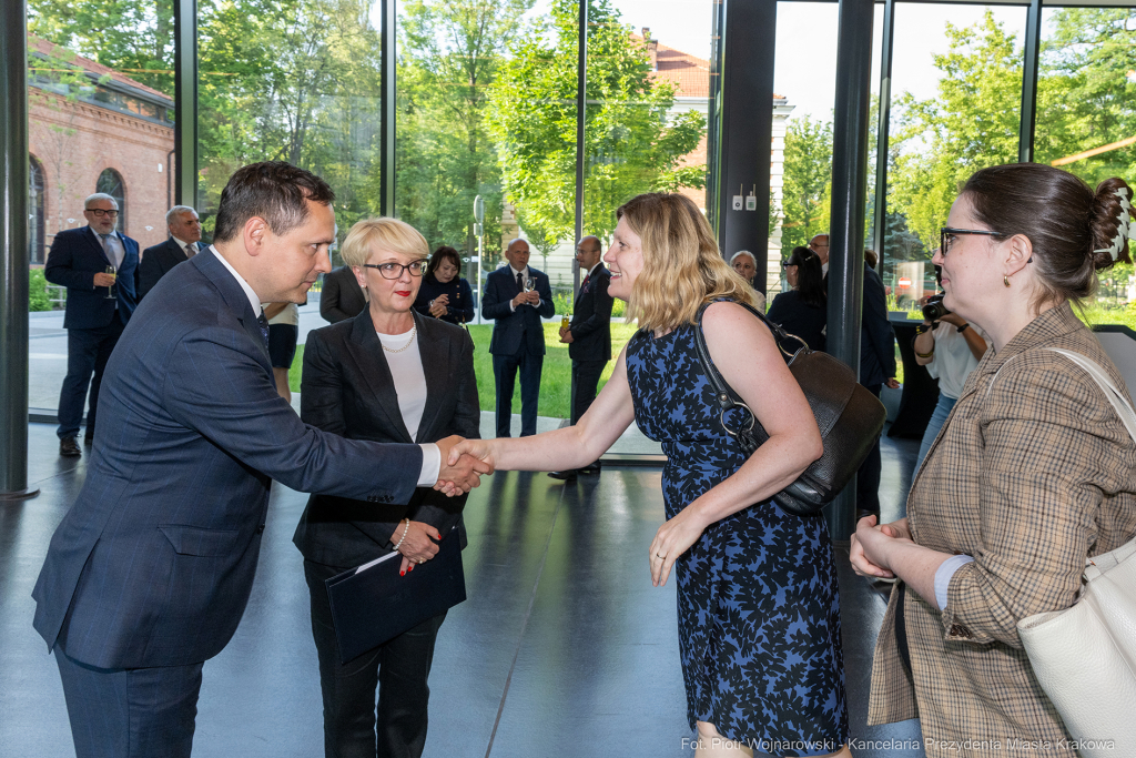 umk_0881.jpg-Miszalski Aleksander, prezydent, Kosek Jakub, korpus konsularny, MUFO, spotkanie  Autor: P. Wojnarowski