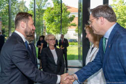 umk_0886.jpg-Miszalski Aleksander, prezydent, Kosek Jakub, korpus konsularny, MUFO, spotkanie