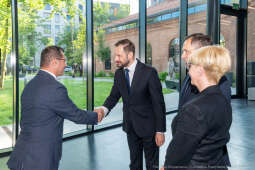 umk_0888.jpg-Miszalski Aleksander, prezydent, Kosek Jakub, korpus konsularny, MUFO, spotkanie