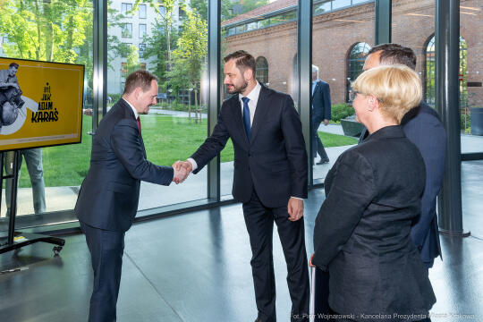 umk_0918.jpg-Miszalski Aleksander, prezydent, Kosek Jakub, korpus konsularny, MUFO, spotkanie