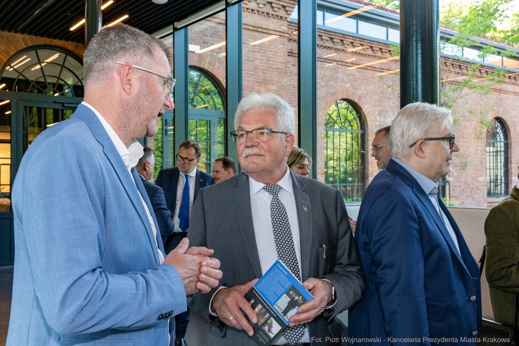 umk_0943.jpg-Miszalski Aleksander, prezydent, Kosek Jakub, korpus konsularny, MUFO, spotkanie  Autor: P. Wojnarowski