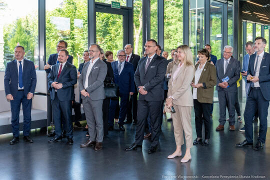 umk_0960.jpg-Miszalski Aleksander, prezydent, Kosek Jakub, korpus konsularny, MUFO, spotkanie