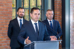 umk_0986.jpg-Miszalski Aleksander, prezydent, Kosek Jakub, korpus konsularny, MUFO, spotkanie