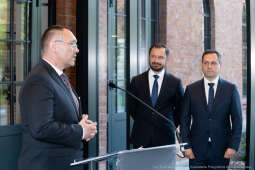 umk_0993.jpg-Miszalski Aleksander, prezydent, Kosek Jakub, korpus konsularny, MUFO, spotkanie