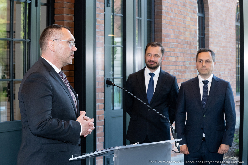 umk_0993.jpg-Miszalski Aleksander, prezydent, Kosek Jakub, korpus konsularny, MUFO, spotkanie  Autor: P. Wojnarowski