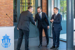 umk_0996.jpg-Miszalski Aleksander, prezydent, Kosek Jakub, korpus konsularny, MUFO, spotkanie