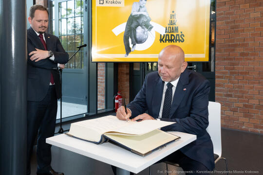 umk_1028.jpg-Miszalski Aleksander, prezydent, Kosek Jakub, korpus konsularny, MUFO, spotkanie