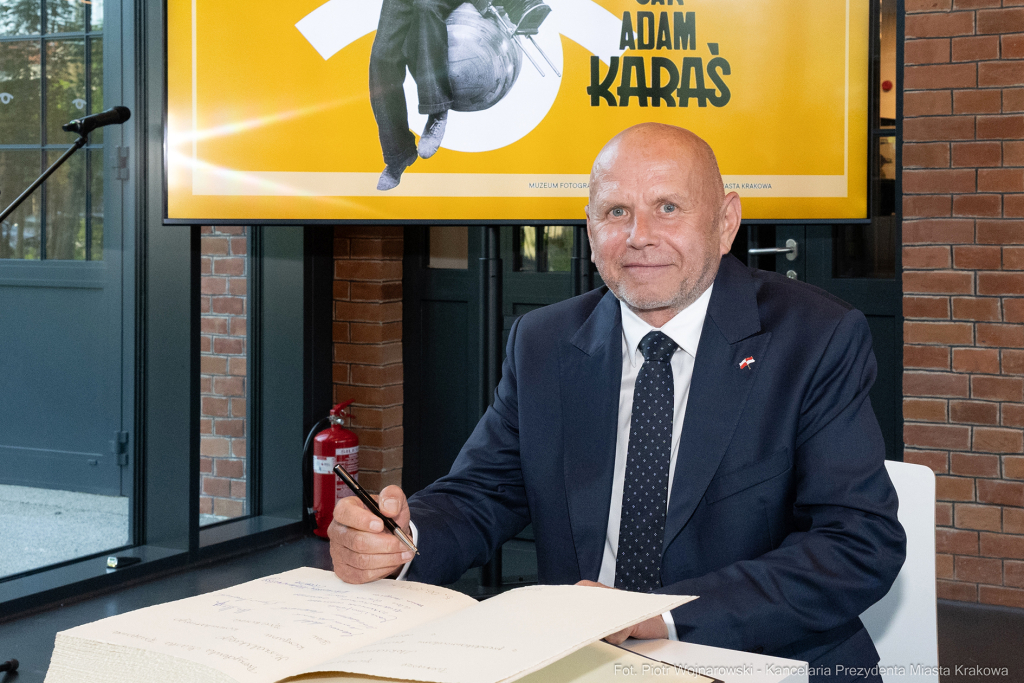 umk_1029.jpg-Miszalski Aleksander, prezydent, Kosek Jakub, korpus konsularny, MUFO, spotkanie  Autor: P. Wojnarowski