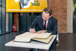 umk_1030.jpg-Miszalski Aleksander, prezydent, Kosek Jakub, korpus konsularny, MUFO, spotkanie