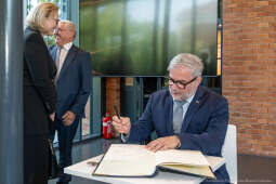 umk_1033.jpg-Miszalski Aleksander, prezydent, Kosek Jakub, korpus konsularny, MUFO, spotkanie