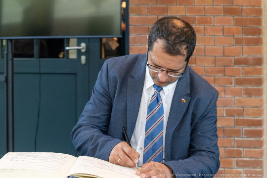 umk_1054.jpg-Miszalski Aleksander, prezydent, Kosek Jakub, korpus konsularny, MUFO, spotkanie