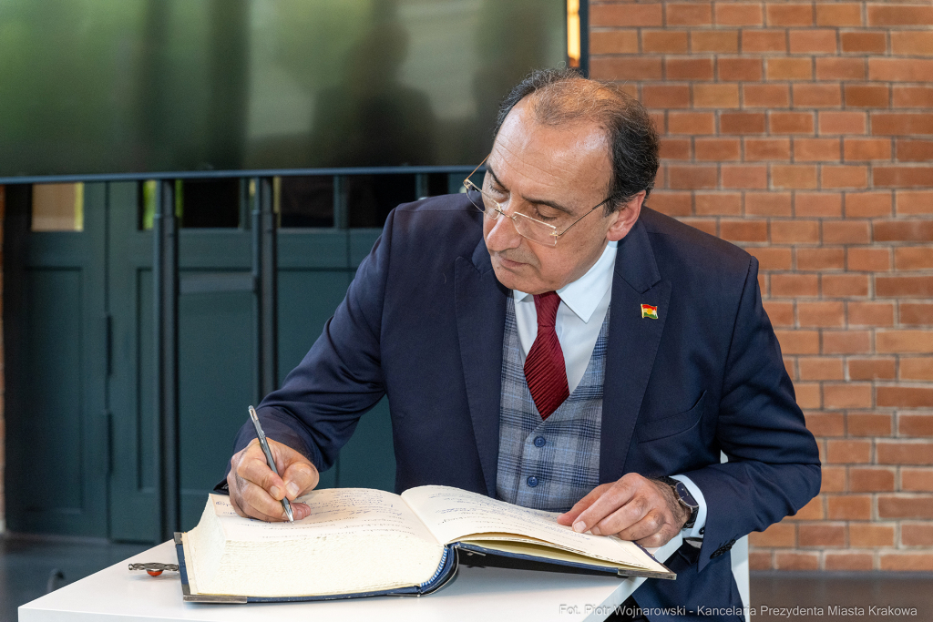 umk_1059.jpg-Miszalski Aleksander, prezydent, Kosek Jakub, korpus konsularny, MUFO, spotkanie  Autor: P. Wojnarowski