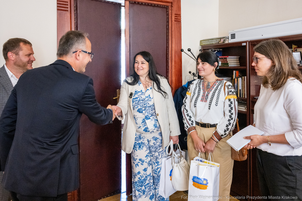 pw_287_002_fot. piotr wojnarowski.jpg-Ukraina, Kamieniec Podolski, Fryczek, Sekretarz Miasta  Autor: P. Wojnarowski