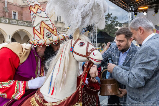 harce, lajkonik, 2024, Rynek, Sęk Niezabitowski, haracz, pochód