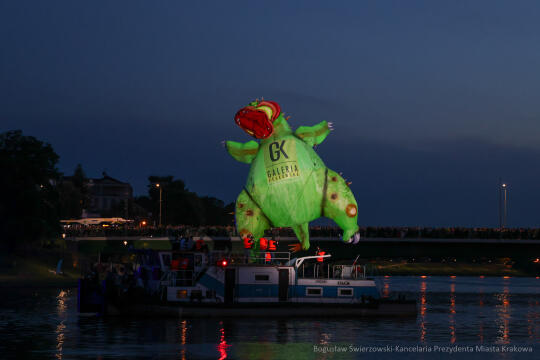 bs-240608-img_4404.jpg-Parada Smoków, Groteska, Miszalski