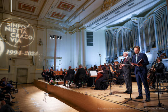 bs-240609-img_5794.jpg-Sinfonietta Cracovia, Mazur