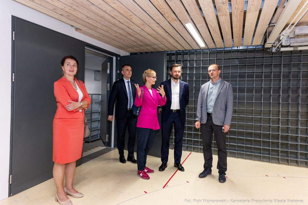 Miszalski, Szarata, Laboratorium Aerodynamiki Środowiskowej Politechniki Krakowskiej, zwiedzanie  Autor: P. Wojnarowski