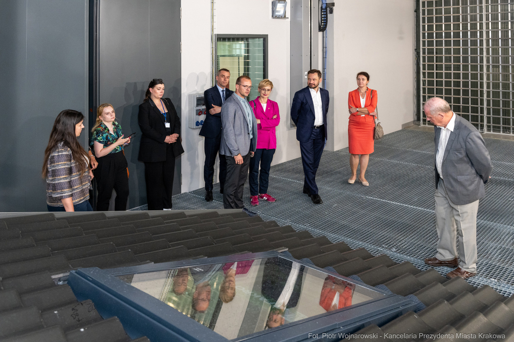 Miszalski, Szarata, Laboratorium Aerodynamiki Środowiskowej Politechniki Krakowskiej, zwiedzanie  Autor: P. Wojnarowski