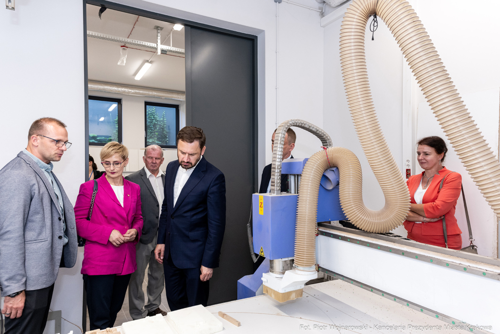 Miszalski, Szarata, Laboratorium Aerodynamiki Środowiskowej Politechniki Krakowskiej, zwiedzanie  Autor: P. Wojnarowski