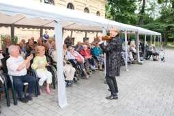 dscf7514.jpg-„Koncert Od Serca” w klasycznym stylu na Helclów.