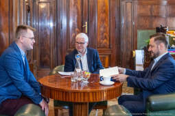 umk_5590.jpg-Miszalski, Hausner, Wojtas, Open Eyes Economy Summit, Rada Programowa, OEES