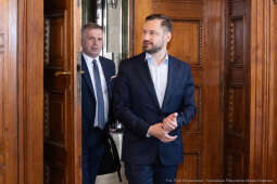 umk_5596.jpg-Miszalski, Hausner, Wojtas, Open Eyes Economy Summit, Rada Programowa, OEES