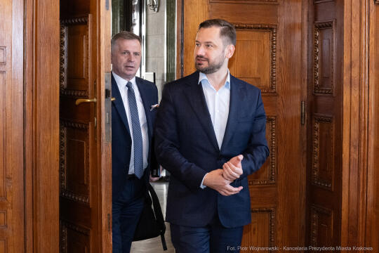 umk_5596.jpg-Miszalski, Hausner, Wojtas, Open Eyes Economy Summit, Rada Programowa, OEES