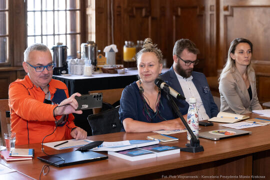 umk_5605.jpg-Miszalski, Hausner, Wojtas, Open Eyes Economy Summit, Rada Programowa, OEES