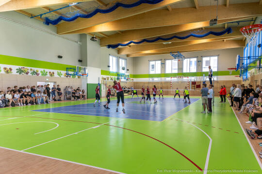 Miszalski, młodzież, debata, VIII LO, 8 Liceum Ogólnokształcące, siatkówka, nowa hala,