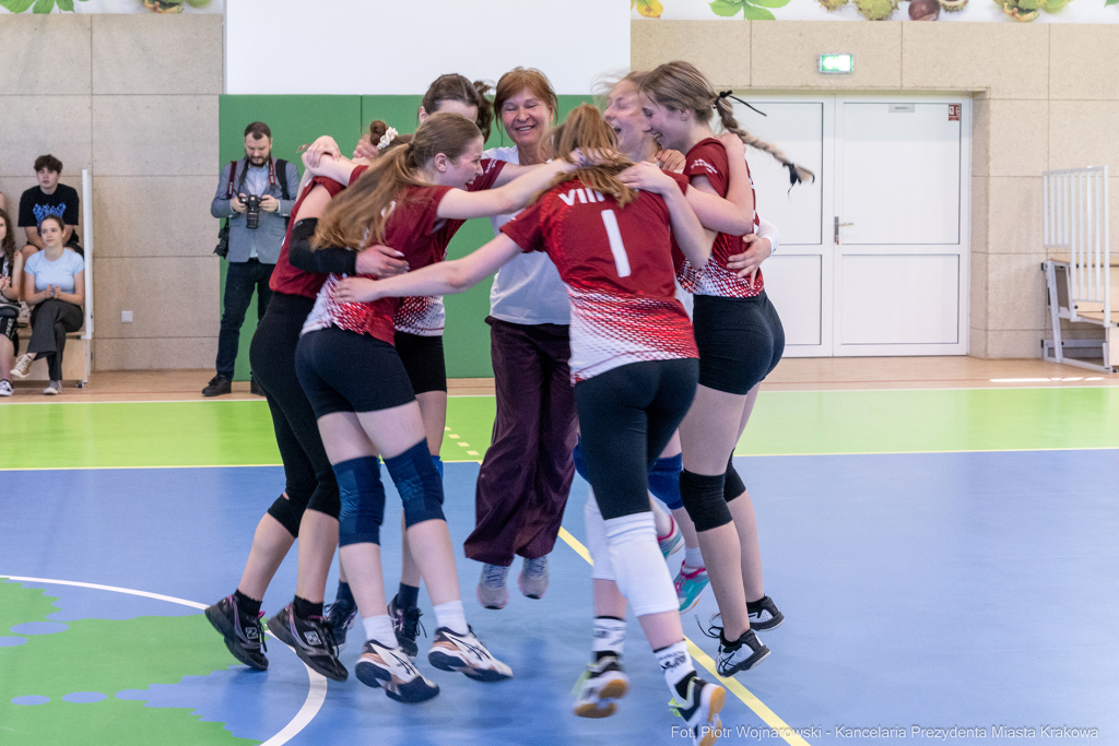 Miszalski, młodzież, debata, VIII LO, 8 Liceum Ogólnokształcące, siatkówka, nowa hala,  Autor: P. Wojnarowski