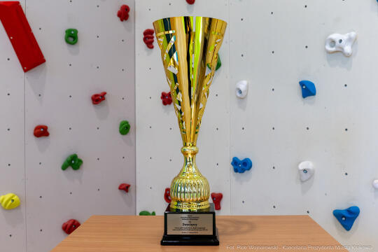 Miszalski, młodzież, debata, VIII LO, 8 Liceum Ogólnokształcące, siatkówka, nowa hala,