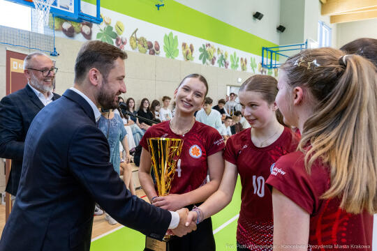 Miszalski, młodzież, debata, VIII LO, 8 Liceum Ogólnokształcące, siatkówka, nowa hala,