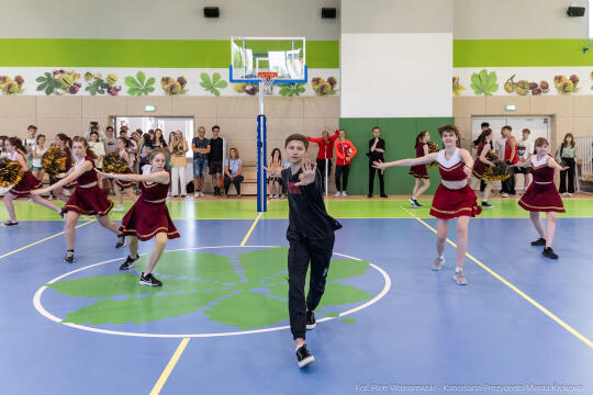 Miszalski, młodzież, debata, VIII LO, 8 Liceum Ogólnokształcące, siatkówka, nowa hala,