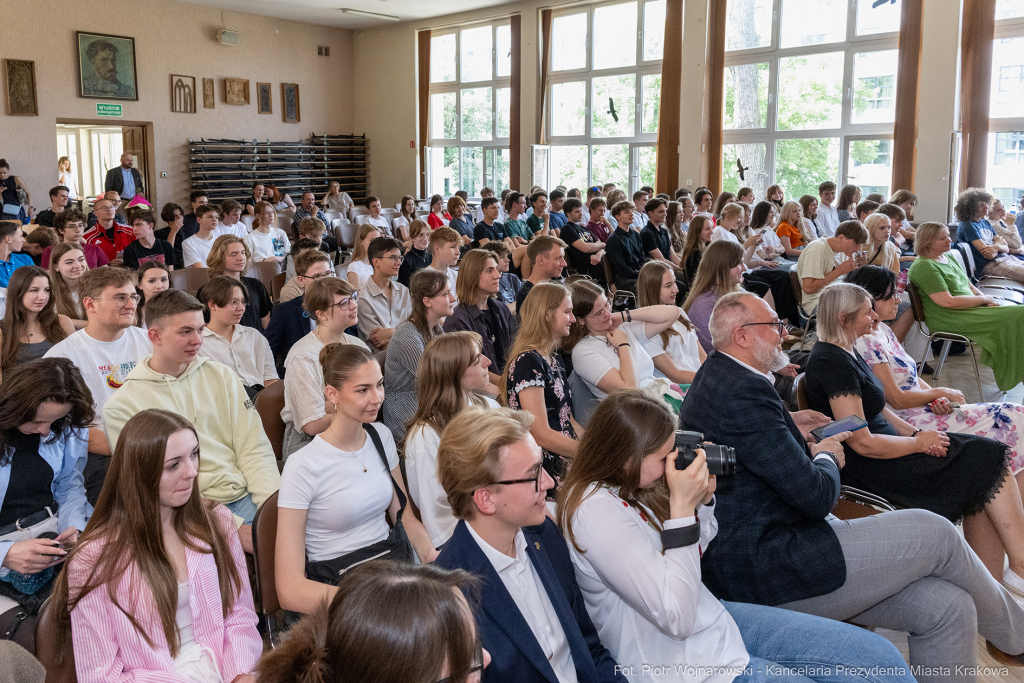 Miszalski, młodzież, debata, VIII LO, 8 Liceum Ogólnokształcące, siatkówka, nowa hala,  Autor: P. Wojnarowski